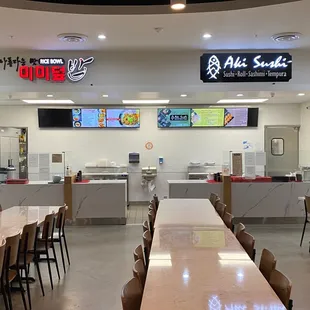 the inside of a fast food restaurant