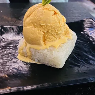 Sticky Rice w/Mango