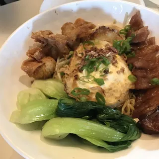 Grandma BBQ Pork Tossed Noodle