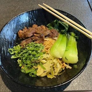 6 Hrs Braised Beef Tossed Noodle