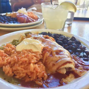 There's no better way to start the Sample Santa Fe tour off, than with a mini enchilada plate and margaritas from San Francisco Street BnG!