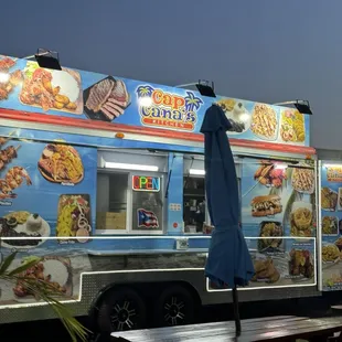 Look at those sandwiches though!