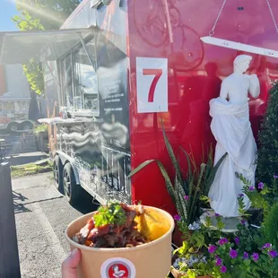 Pasta bowl with pulled pork from the Pastaccini food truck