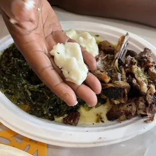  plate of food with meat and mashed potatoes