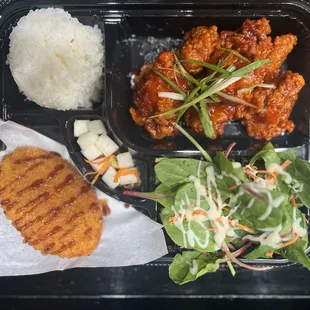 food, chicken wings and fried chicken