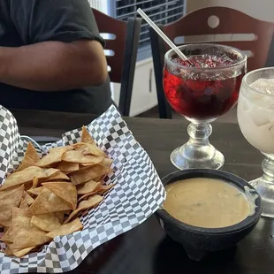 Green Chile Con Queso &amp; Chips, Agua de Jamaica &amp; Agua de Horchata