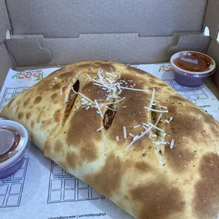 Foody Deluxe Calzone