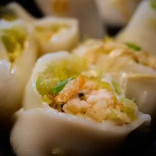 &quot;House special look fun&quot; - shrimp, lettuce, mantoo (unsauced)