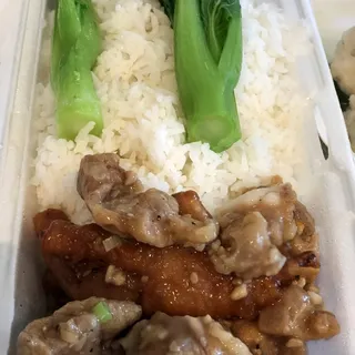 Spare Rib with Chicken Feet Over Rice