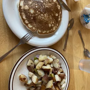 Pancake and country potatoes