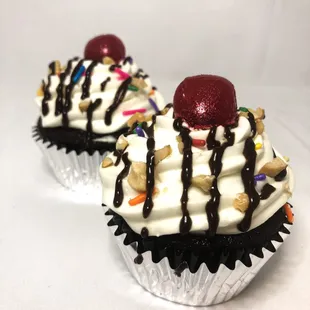 Hot Fudge Sundae Cupcakes