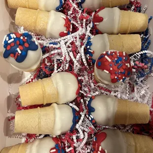 4th of July sugar cookie cake pops! So cute and delicious!