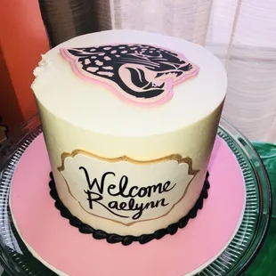 Baby shower cake. (I missed it up unboxing it)