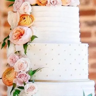 Inspiration cake - I wanted less florals.