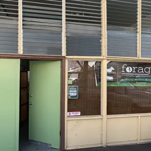 Warehouse/kitchen unit 110