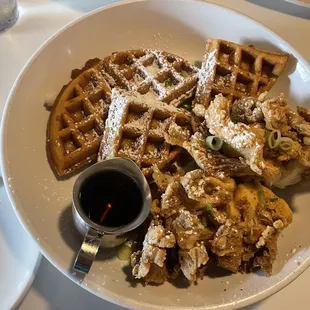 Vegan Chicken &apos;n Waffles (Burbank, Ohio)
