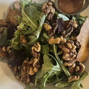 Beet and arugula salad