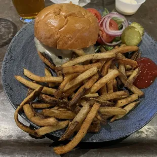 Cheeseburger with Fries