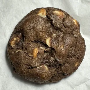 Double chocolate, macadamia nut cookie hits