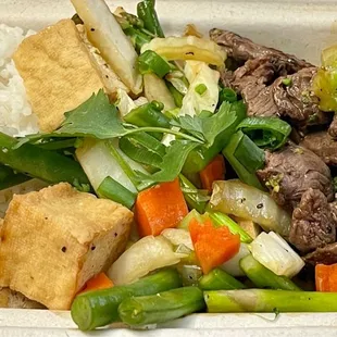 Medium Plate (1 side &amp; 2 entrees) - White Rice with Stir Fried Vegetables &amp; Tofu and Beef Broccoli