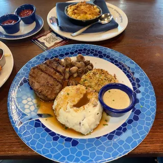 Filet Mignon & Crab Cake*