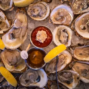 a platter of oysters