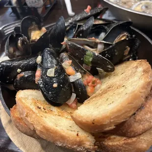 Angry mussels just get to 2 lb and skip dessert!!
