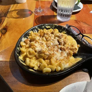 Buffalo Blackened Chicken Mac N' Cheese
