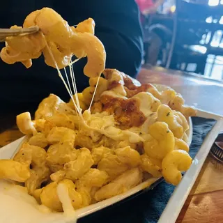 Blackened Chicken Mac N' Cheese
