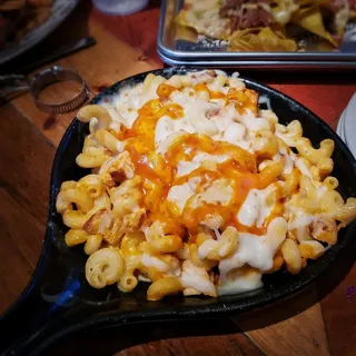 Buffalo Blackened Chicken Mac N' Cheese