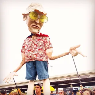Hunter S. Thompson, courtesy of Squallis Puppeteers