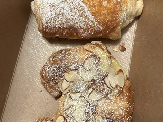 Wildflour Bakery And Desserts