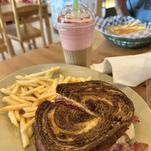 Pastrami and strawberry smoothie! Yummy!