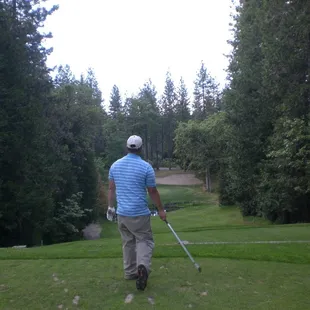 eyeing my ball on the elevated 17th