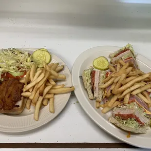 BLT/ club sandwich