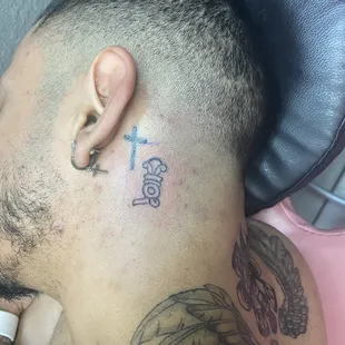 Aztec flower symbol for love, speaking truth and being artistic (Xochitl)