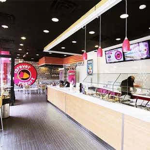 the interior of a fast food restaurant