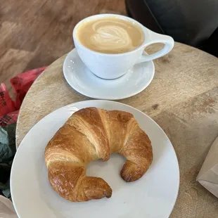 Gingerbread Latte and Croissant