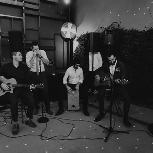 Band in the courtyard. Photo by Nicole Hernandez Photography
