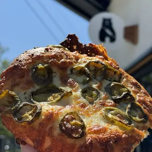 Cheesy jalapeño pizza bagel