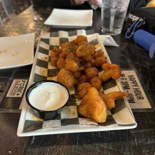 Cauli and cheese bites
