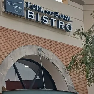 Great meals primarily sandwiches, salads, good appetizers