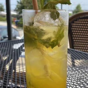 Peach No-Jito Mocktail