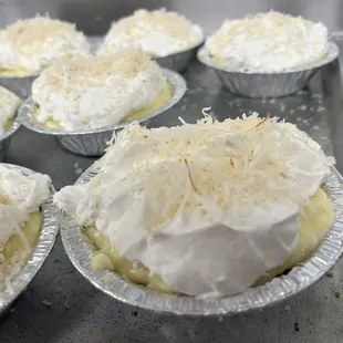 Coconut cream pie