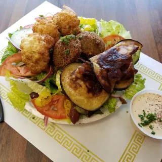 Mix veggies sandwich platter (falafel & mix veggies)