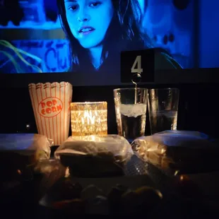 Literally gave us a sandwich without mayonnaise.. filmlooked bad too.