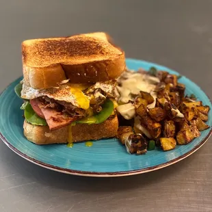 Lunch Club Sandwich + Braised Beef &amp; Sunny Egg
+ Pepperjack Hashbrowns