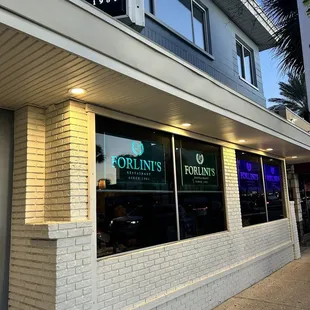 the outside of the restaurant