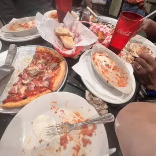 Deluxe Pizza