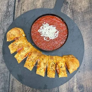 food, chicken wings and fried chicken